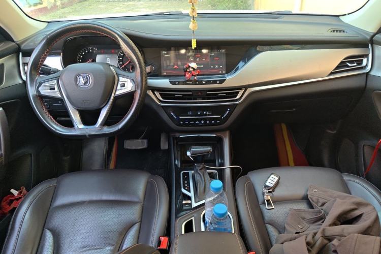 Used CHANGAN CS35PLUS 2018 1.6L Automatic Changlian Edition China V Standard Center Console