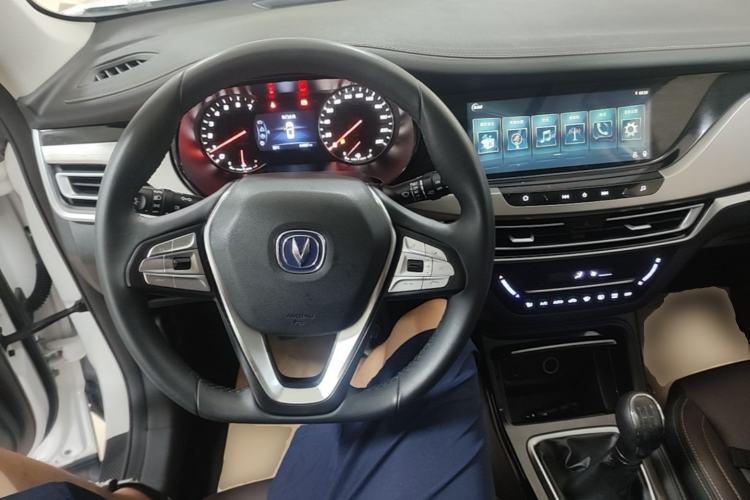 Used CHANGAN CS35PLUS 2018 1.6L Manual Changlian Edition China V Standard Center Console