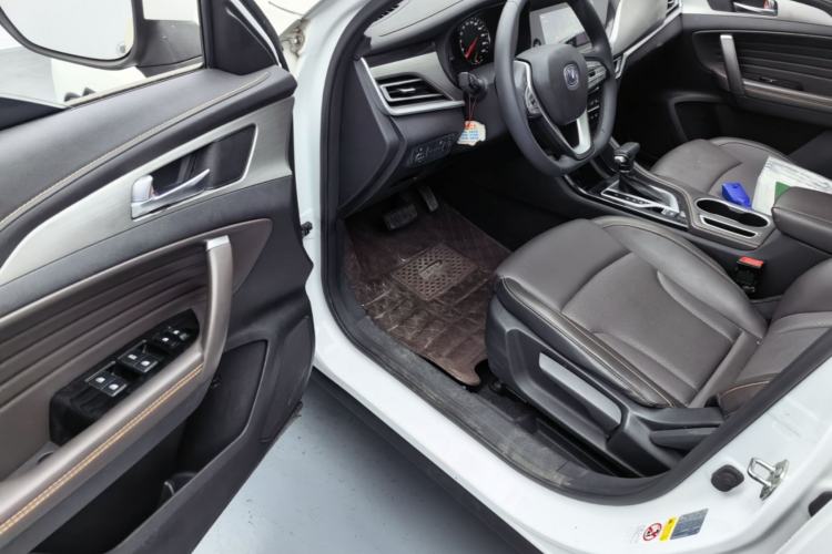 Used CHANGAN CS35PLUS 2018 1.6L Automatic Changlian Edition China V Standard Driver Seat