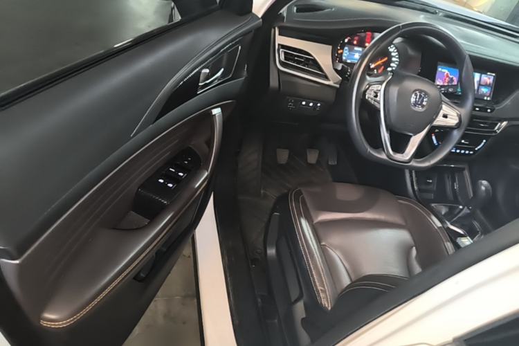 Used CHANGAN CS35PLUS 2018 1.6L Manual Cool Edition China V Standard Driver Seat