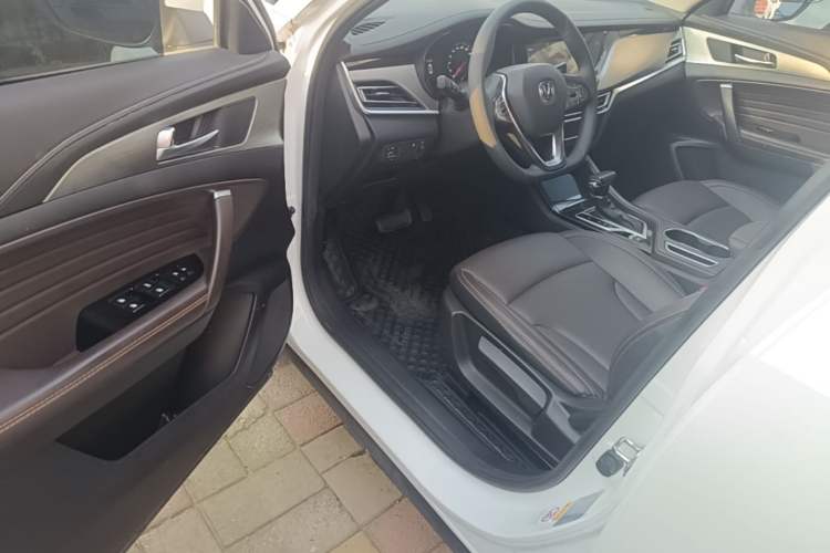 Used CHANGAN CS35PLUS 2018 1.6L Automatic Changlian Edition China V Standard Driver Seat