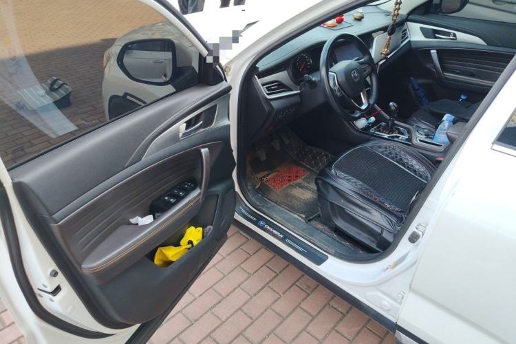 Used CHANGAN CS35PLUS 2018 1.6L Manual Cool Edition China V Standard Driver Seat