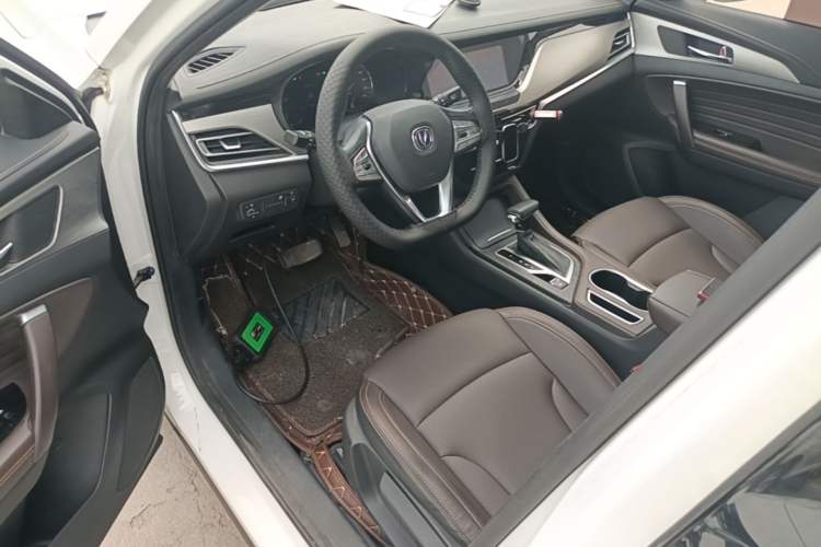 Used CHANGAN CS35PLUS 2018 1.6L Automatic Changlian Edition China V Standard Driver Seat