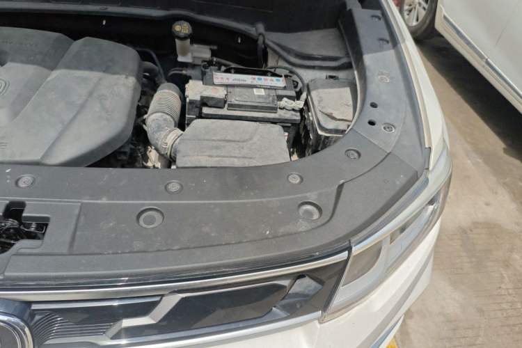 Used CHANGAN CS35PLUS 2018 1.6L Manual Cool Edition China V Standard Engine Bay Left