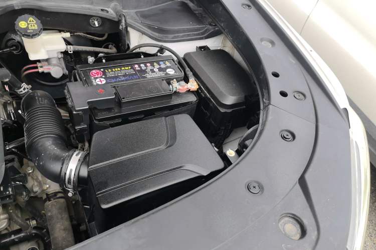 Used CHANGAN CS35PLUS 2018 1.6L Manual Changlian Edition China V Standard Engine Bay Left