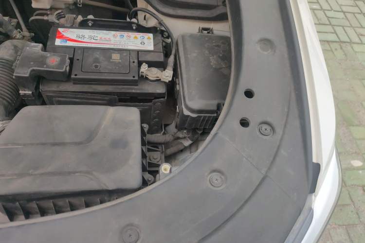 Used CHANGAN CS35PLUS 2018 1.6L Manual Cool Edition China V Standard Engine Bay Left