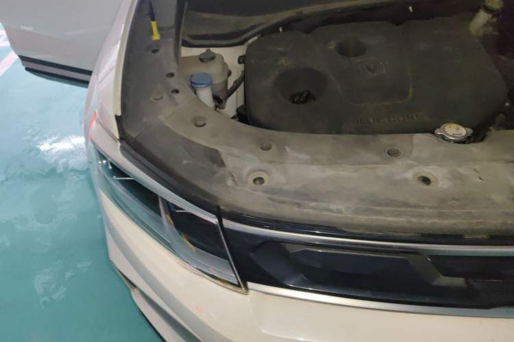 Used CHANGAN CS35PLUS 2018 1.6L Automatic Coolline Version China V Standard Engine Bay Right