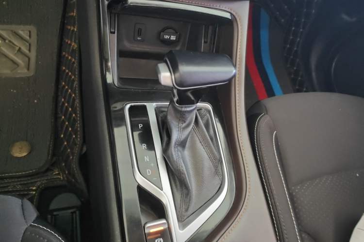 Used CHANGAN CS35PLUS 2018 1.6L Automatic Yue Lian Edition China V Standard Gear Lever