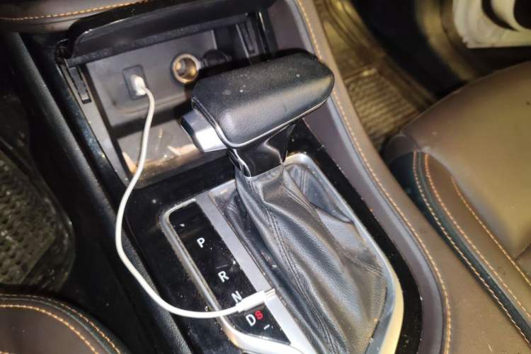Used CHANGAN CS35PLUS 2018 1.6L Automatic Changlian Edition China V Standard Gear Lever