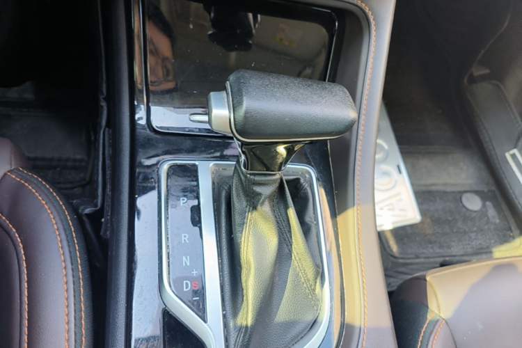 Used CHANGAN CS35PLUS 2018 1.6L Automatic Changlian Edition China V Standard Gear Lever