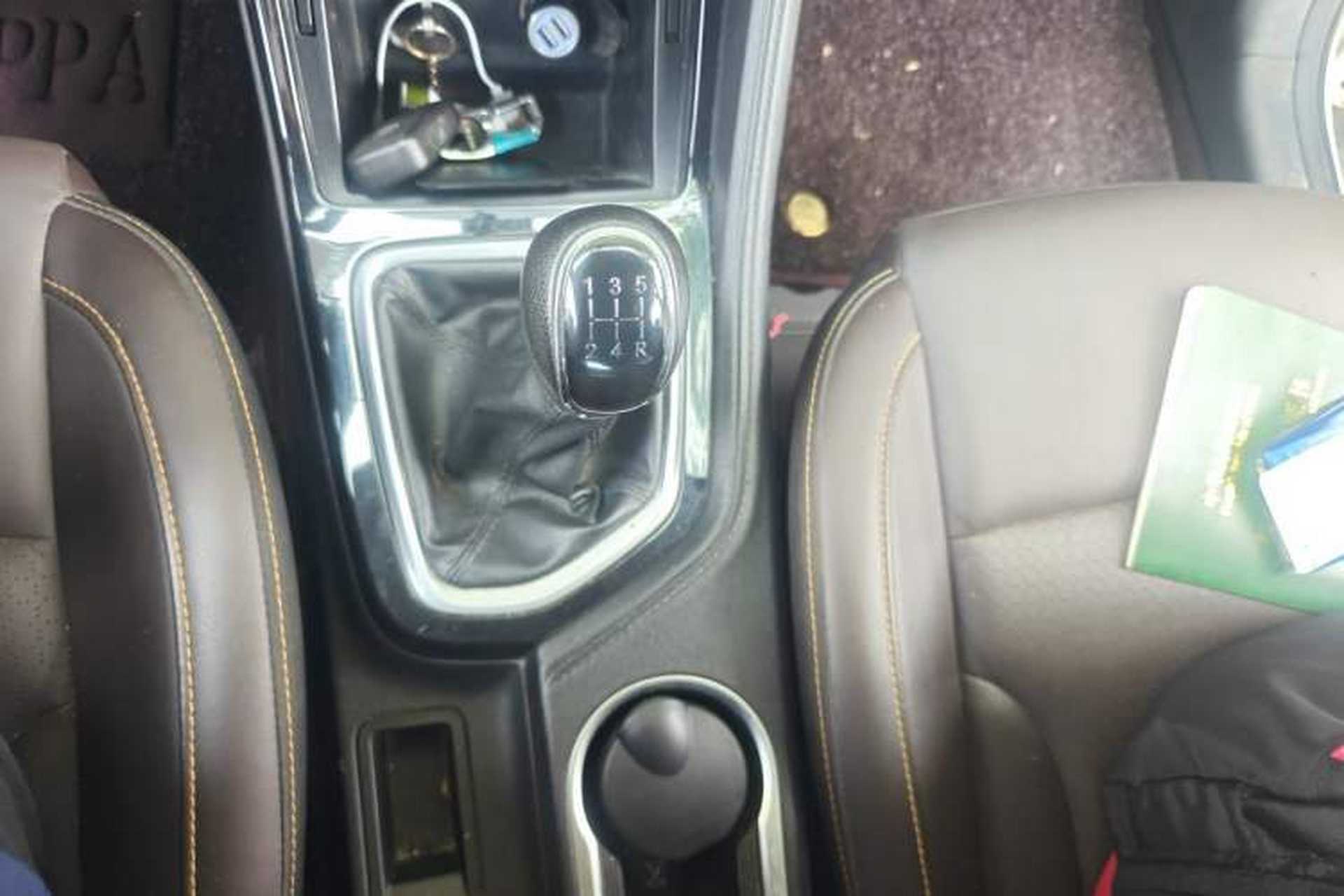 Used CHANGAN CS35PLUS 2018 1.6L Manual Changlian Edition China V Standard Gear Lever
