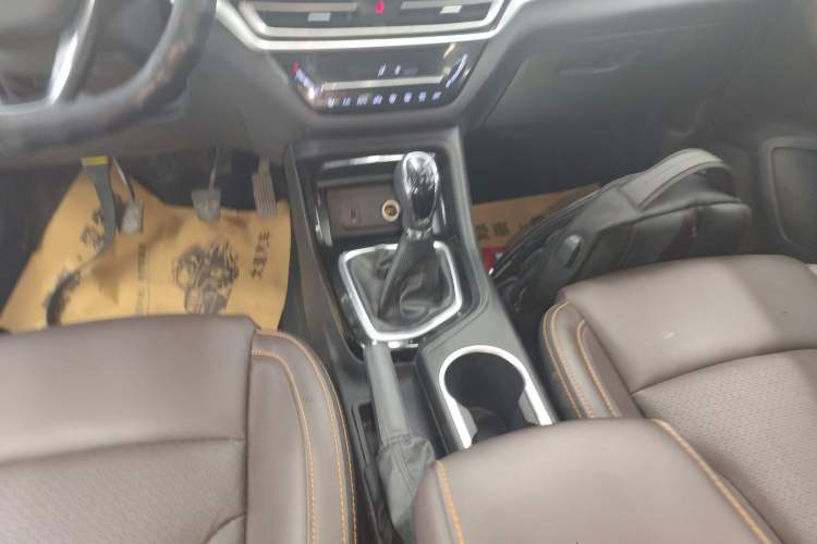 Used CHANGAN CS35PLUS 2018 1.6L Manual Changlian Edition China V Standard Gear Lever