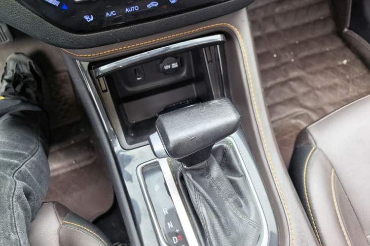 Used CHANGAN CS35PLUS 2018 1.6L Automatic Changlian Edition China V Standard Gear Lever