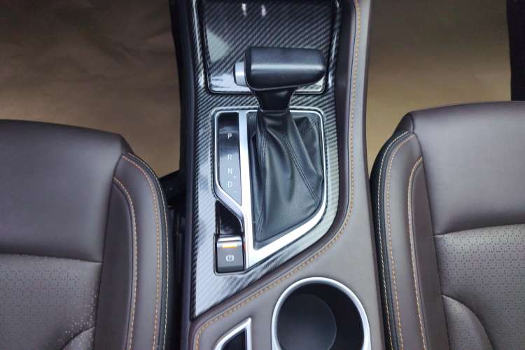 Used CHANGAN CS35PLUS 2018 1.6L Automatic Changlian Edition China V Standard Gear Lever
