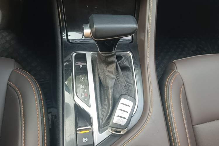 Used CHANGAN CS35PLUS 2018 1.6L Automatic Changlian Edition China V Standard Gear Lever