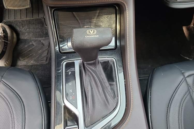 Used CHANGAN CS35PLUS 2018 1.6L Automatic Changlian Edition China V Standard Gear Lever