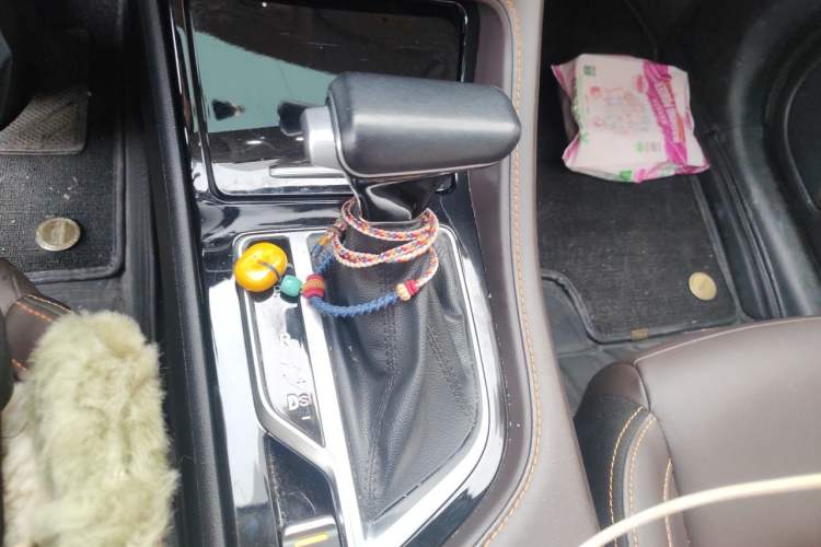 Used CHANGAN CS35PLUS 2018 1.6L Automatic Smart Connect Version China V Standard Gear Lever