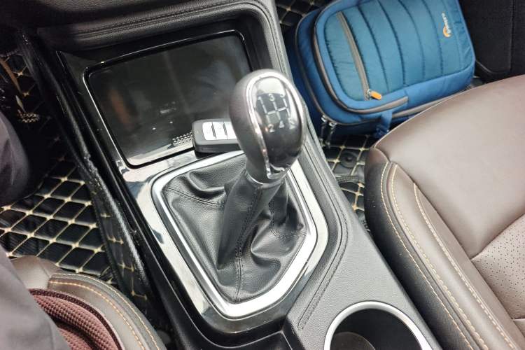 Used CHANGAN CS35PLUS 2018 1.6L Manual Changlian Edition China V Standard Gear Lever