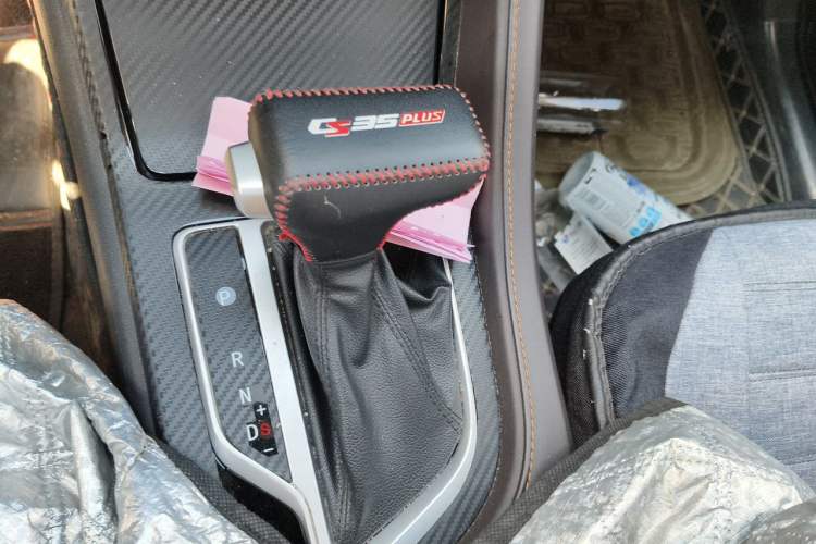 Used CHANGAN CS35PLUS 2018 1.6L Automatic Changlian Edition China V Standard Gear Lever