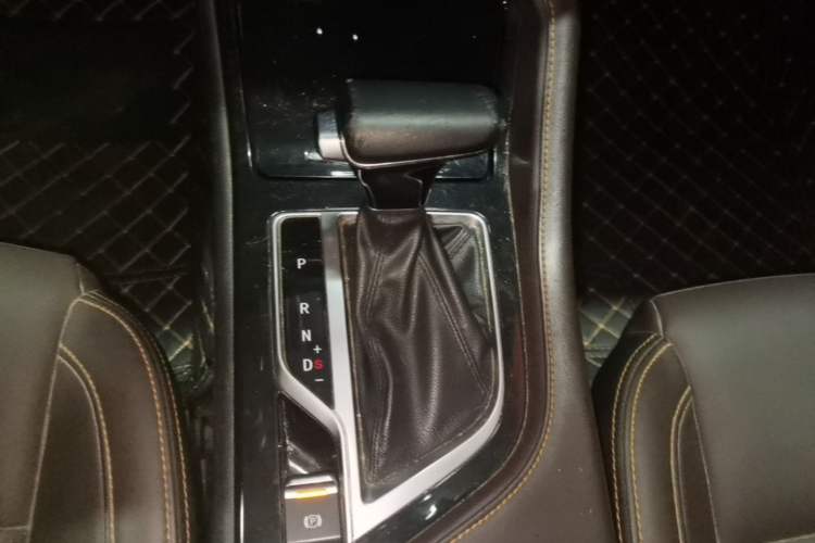 Used CHANGAN CS35PLUS 2018 1.6L Automatic Changlian Edition China V Standard Gear Lever