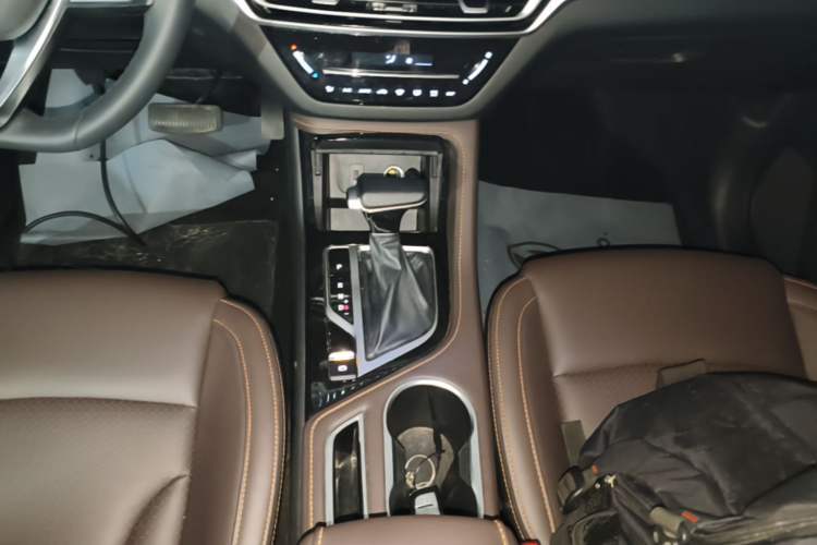 Used CHANGAN CS35PLUS 2018 1.6L Automatic Coolline Version China V Standard Gear Lever