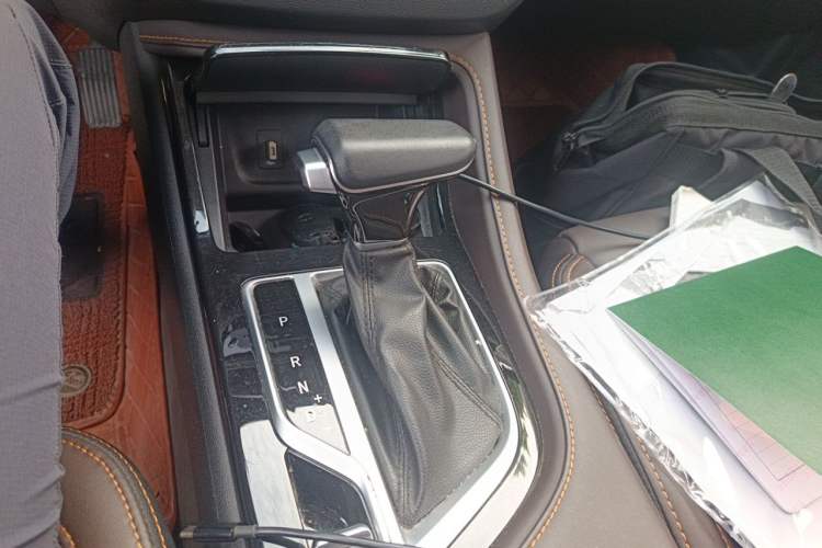 Used CHANGAN CS35PLUS 2018 1.6L Automatic Smart Connect Version China V Standard Gear Lever