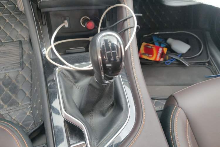 Used CHANGAN CS35PLUS 2018 1.6L Manual Cool Edition China V Standard Gear Lever