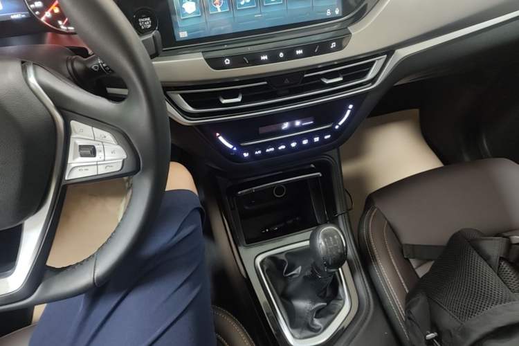 Used CHANGAN CS35PLUS 2018 1.6L Manual Changlian Edition China V Standard Gear Lever