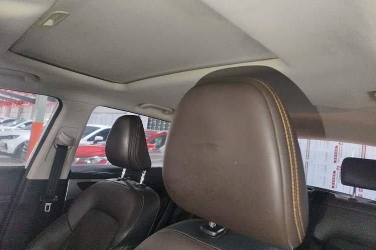 Used CHANGAN CS35PLUS 2018 1.6L Manual Cool Edition China V Standard Headliner