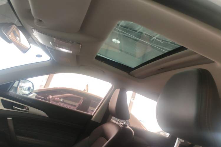 Used CHANGAN CS35PLUS 2018 1.6L Automatic Changlian Edition China V Standard Interior 3
