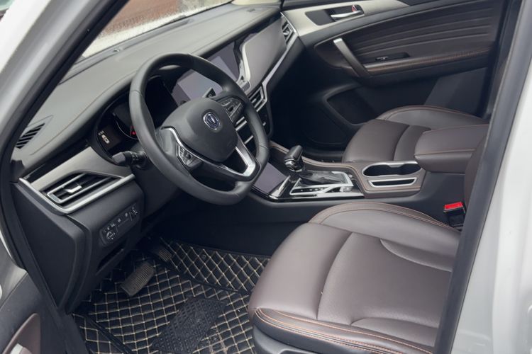 Used CHANGAN CS35PLUS 2018 1.6L Automatic Coolline Version China V Standard Interior 3