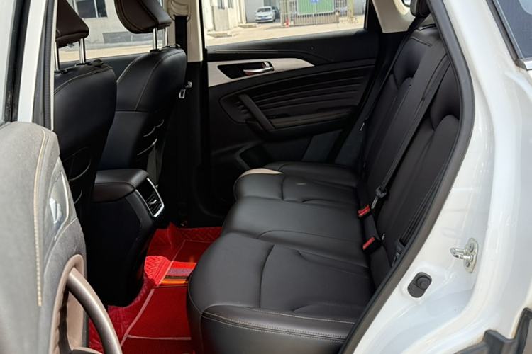 Used CHANGAN CS35PLUS 2018 1.6L Automatic Coolline Version China V Standard Interior 3
