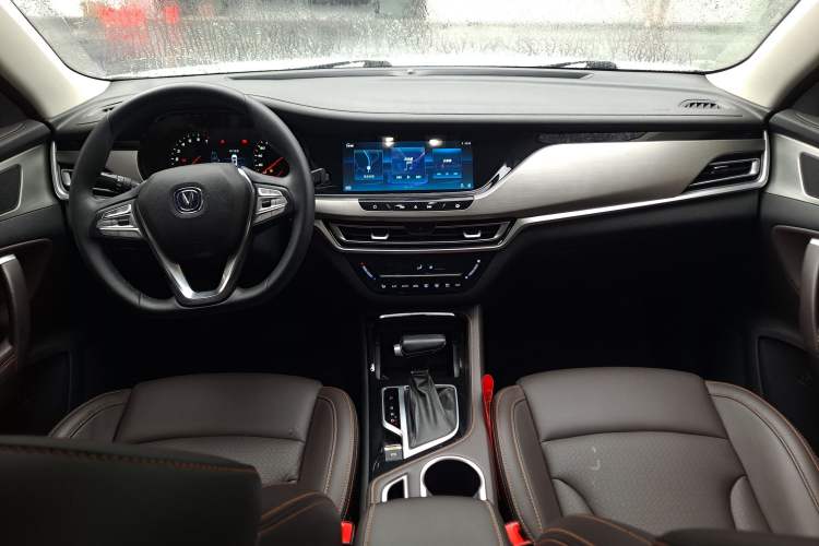 Used CHANGAN CS35PLUS 2018 1.6L Automatic Changlian Edition China V Standard Interior 3