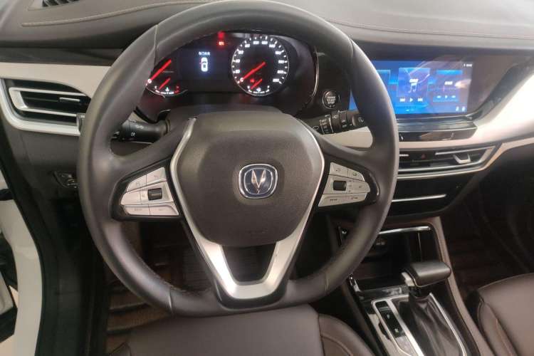 Used CHANGAN CS35PLUS 2018 1.6L Automatic Changlian Edition China V Standard Interior 5