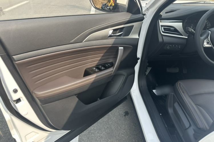 Used CHANGAN CS35PLUS 2018 1.6L Automatic Coolline Version China V Standard Interior 5