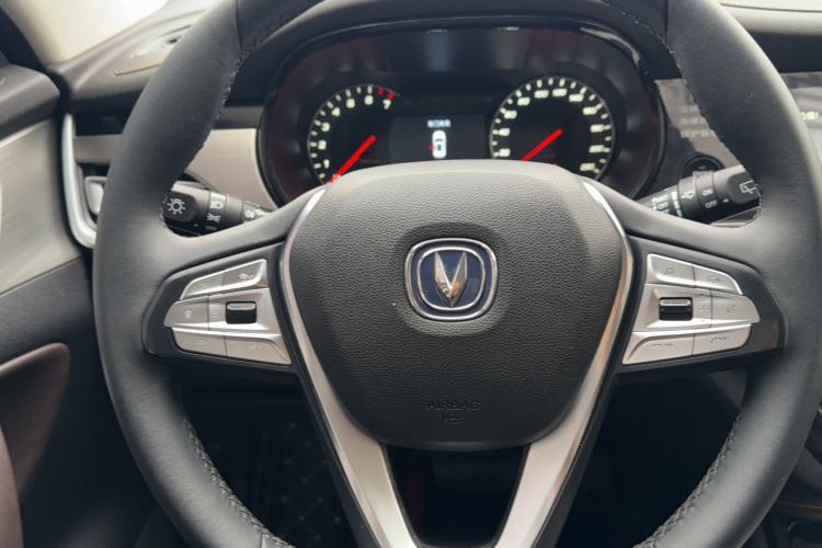 Used CHANGAN CS35PLUS 2018 1.6L Automatic Coolline Version China V Standard Interior 5