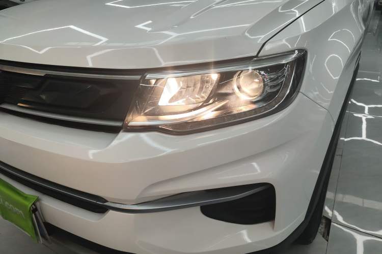 Used CHANGAN CS35PLUS 2018 1.6L Manual Changlian Edition China V Standard Left Front Headlight