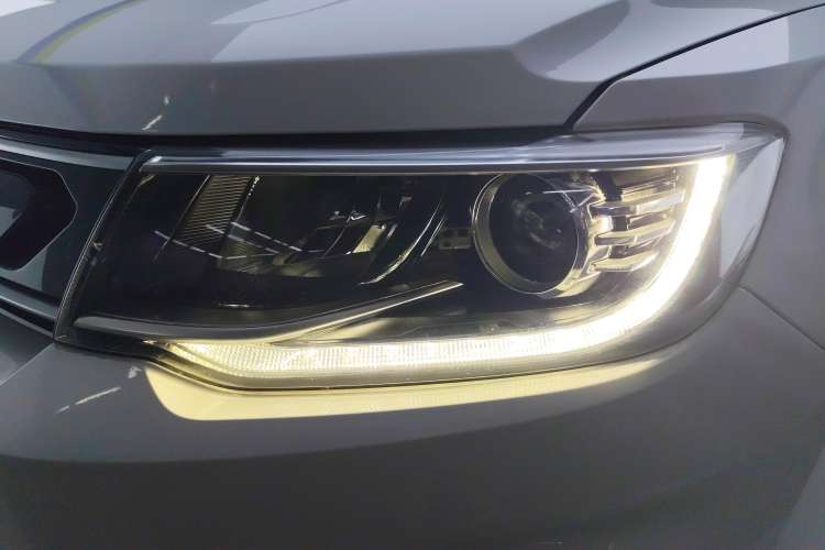 Used CHANGAN CS35PLUS 2018 1.6L Automatic Changlian Edition China V Standard Left Front Headlight