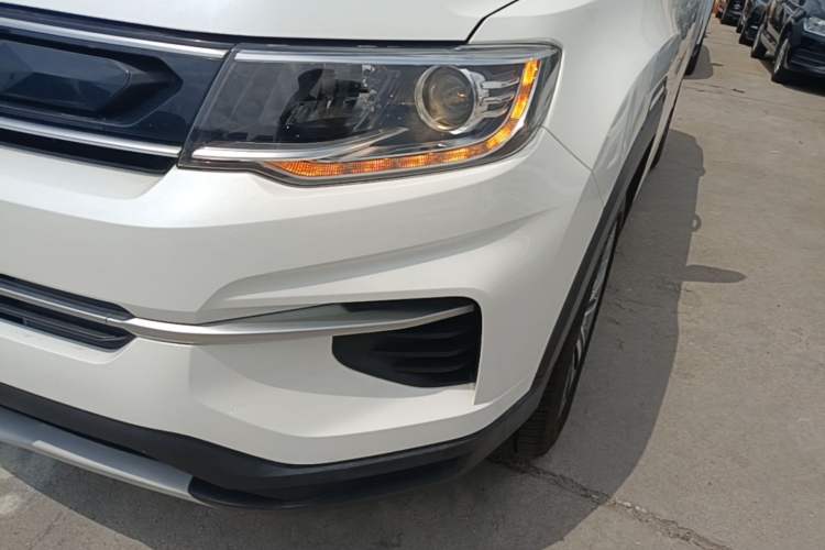 Used CHANGAN CS35PLUS 2018 1.6L Automatic Changlian Edition China V Standard Left Front Headlight