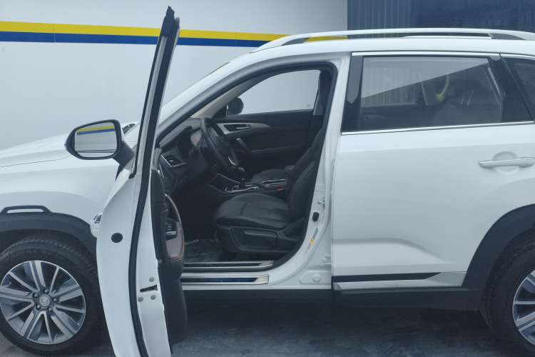 Used CHANGAN CS35PLUS 2018 1.6L Manual Cool Edition China V Standard Left Front Seat
