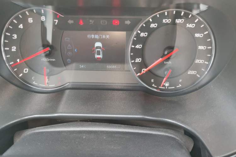 Used CHANGAN CS35PLUS 2018 1.6L Manual Cool Edition China V Standard Odometer Close Up