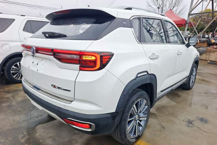 Used CHANGAN CS35PLUS 2018 1.6L Manual Changlian Edition China V Standard Rear Right 45 Deg
