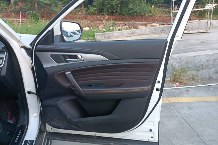 Used CHANGAN CS35PLUS 2018 1.6L Automatic Changlian Edition China V Standard Right Front Door Interior