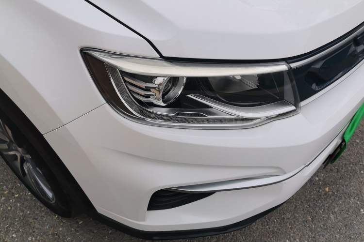 Used CHANGAN CS35PLUS 2018 1.6L Manual Changlian Edition China V Standard Right Front Headlight