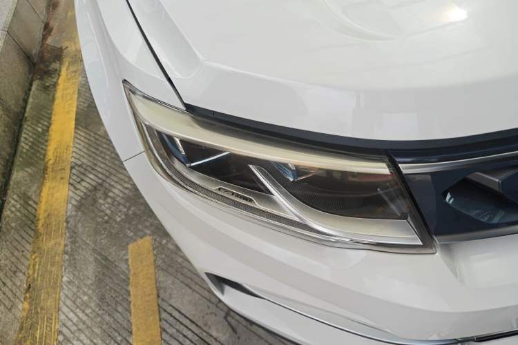 Used CHANGAN CS35PLUS 2018 1.6L Manual Cool Edition China V Standard Right Front Headlight