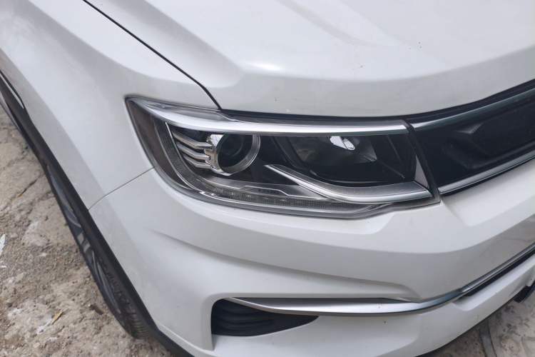 Used CHANGAN CS35PLUS 2018 1.6L Automatic Changlian Edition China V Standard Right Front Headlight
