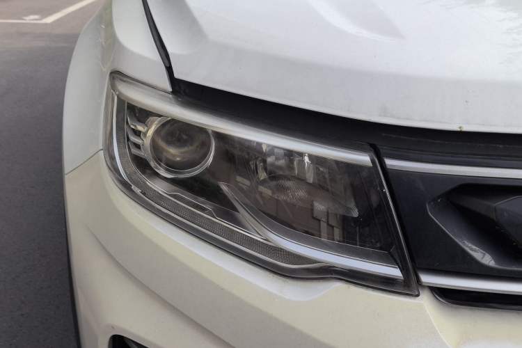Used CHANGAN CS35PLUS 2018 1.6L Manual Changlian Edition China V Standard Right Front Headlight