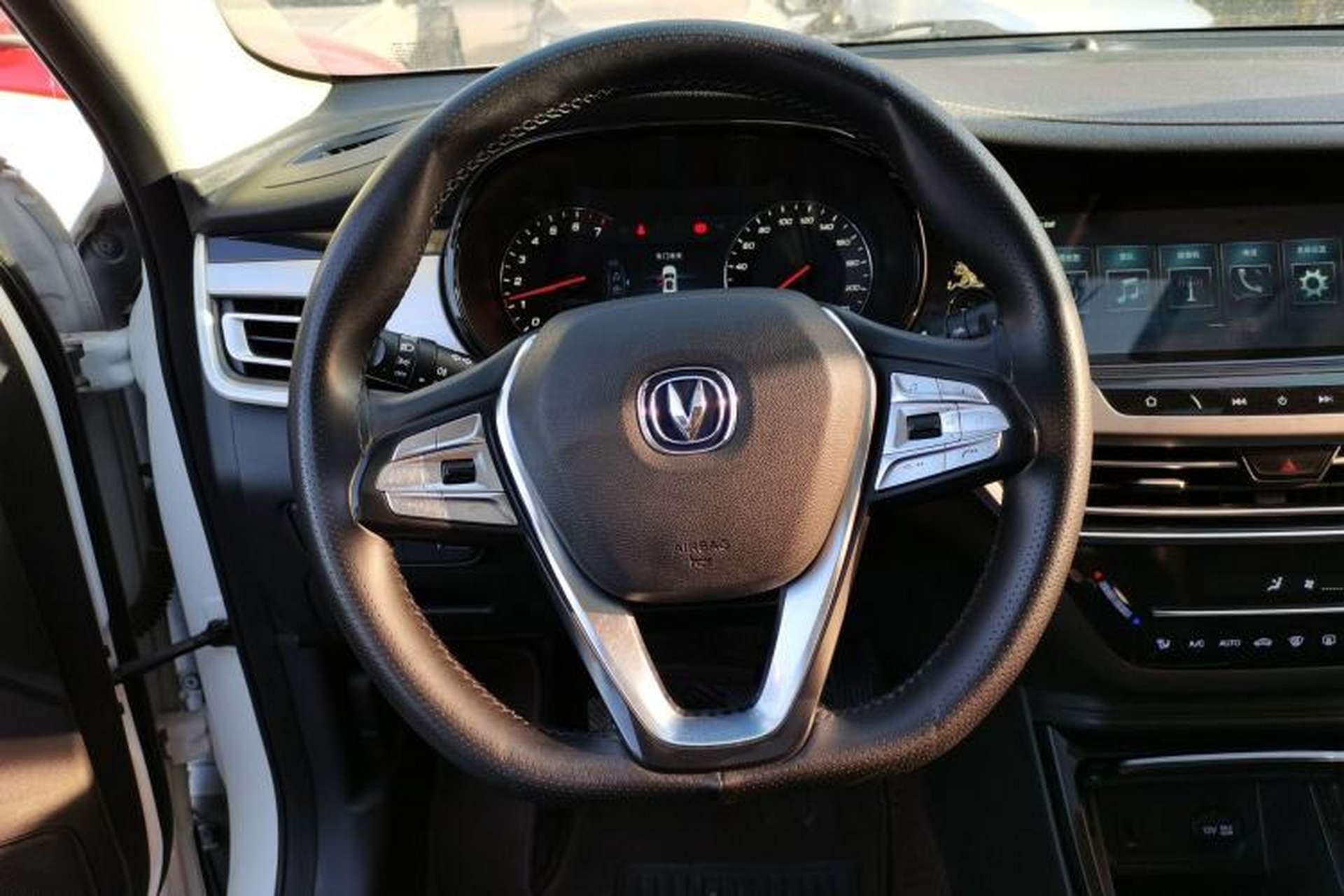 Used CHANGAN CS35PLUS 2018 1.6L Manual Changlian Edition China V Standard Steering Wheel
