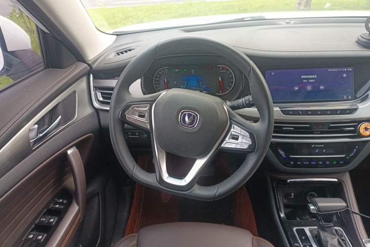 Used CHANGAN CS35PLUS 2018 1.6L Automatic Smart Connect Version China V Standard Steering Wheel