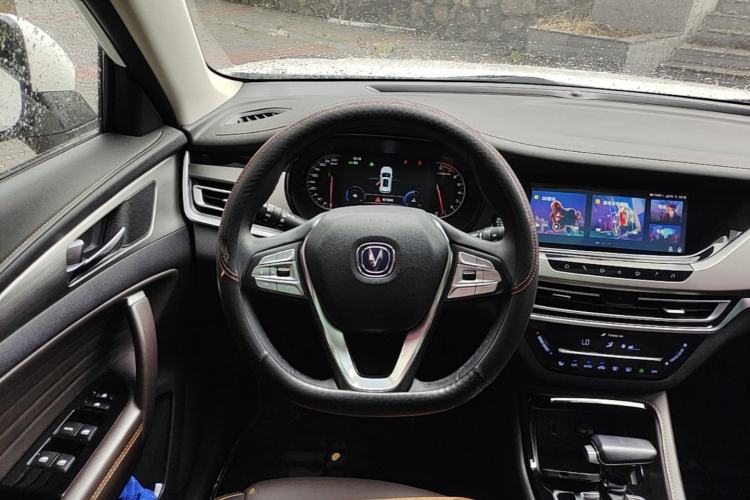 Used CHANGAN CS35PLUS 2018 1.6L Automatic Smart Connect Version China V Standard Steering Wheel